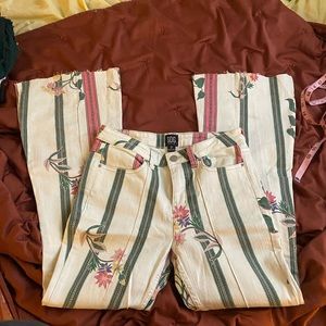 Bdg wide flare flower cut offs